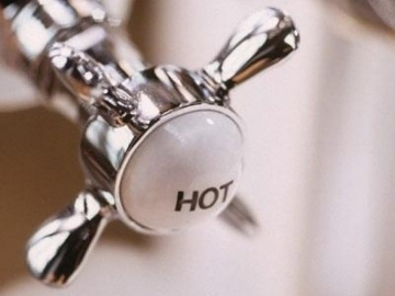 Горячая вода в частном доме: определяемся с отопительным прибором